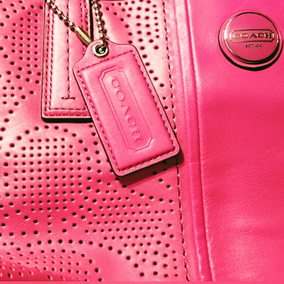 Coach, NWOT, Signature Stripe Perforated Carryall, Watermelon Pink 🍉 - Picture 6 of 12